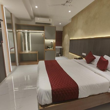 Hotel La Premier Haidarábád Kültér fotó