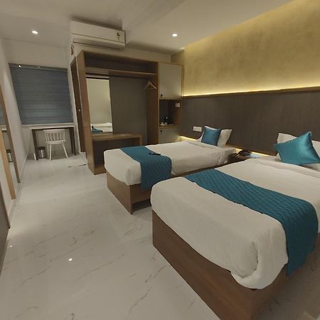 Hotel La Premier Haidarábád Kültér fotó