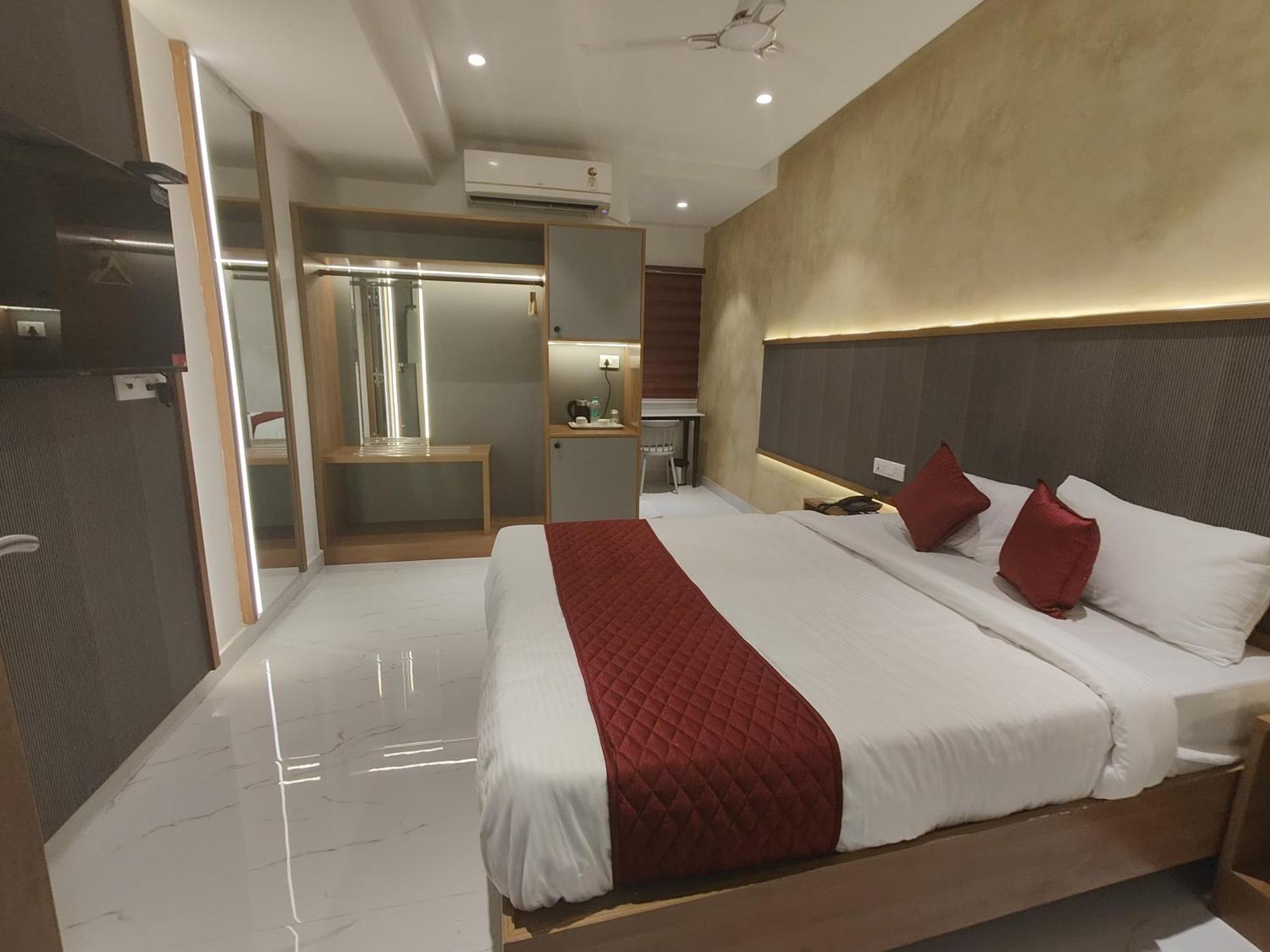 Hotel La Premier Haidarábád Kültér fotó
