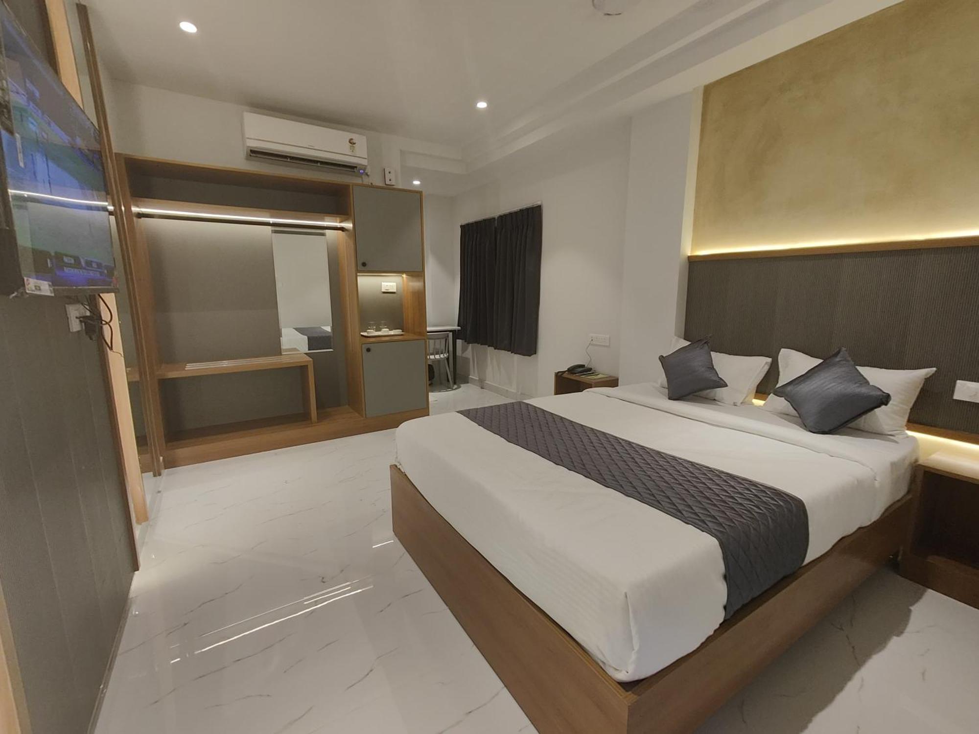 Hotel La Premier Haidarábád Kültér fotó