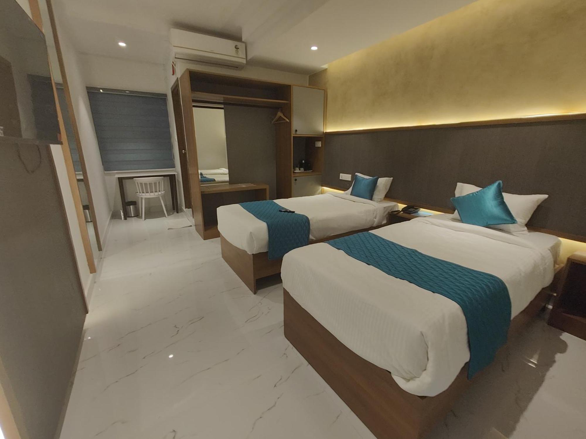 Hotel La Premier Haidarábád Kültér fotó
