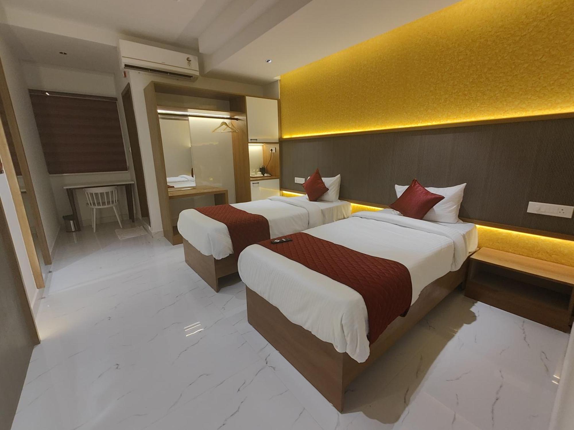 Hotel La Premier Haidarábád Kültér fotó